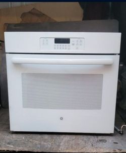 OVEN 240 V EXCELLENT CONDITION AND VERY CLEAN
