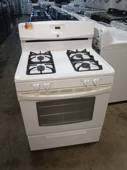 KENMORE WHITE 4 BURNER GAS STOVE