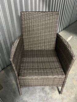 4 Patio chairs