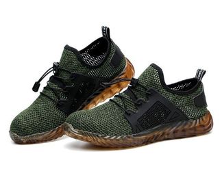 Working Sneakers, size 7, NEW!