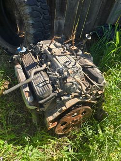 350 lt1 CHEVY V8 OEM MOTOR