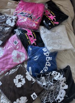 ✔️Spider hoodies available