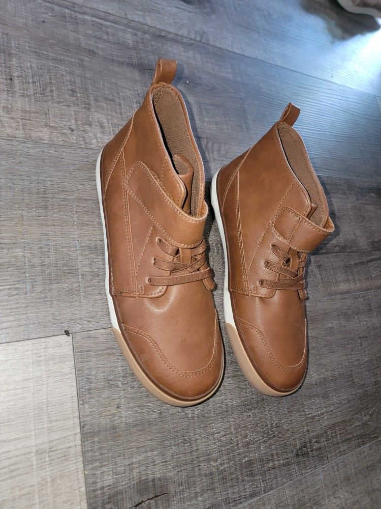 Brand New Boys Brown Boots Size 5