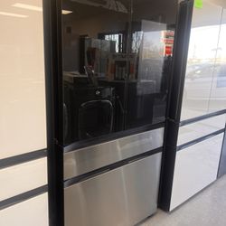 Bespoke 29 cu. ft. 4-Door French Door Smart Refrigerator with Family Hub in Charcoal Glass/Matte Black, Standard Depth