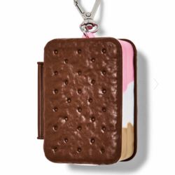Best seller! BATH & BODY WORKS❄️💕🤎ICE CREAM SANDWICH🤎💕❄️Pocketbac Holder   