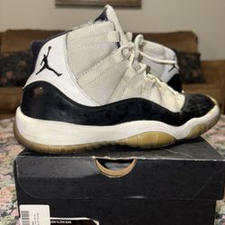 AIR JORDAN 11 RETRO CONCORD SIZE 6.5Y