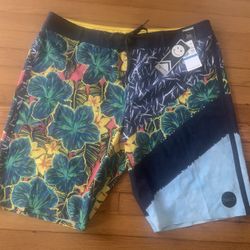 New Mens Size 36 Board Shorts