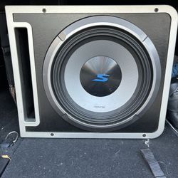 Alpine 12” Subw/600 W Alpine Amp