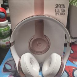 Rose Gold Solo Beats 3