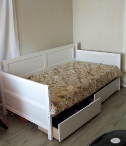 White daybed with storage drawers from Amazon