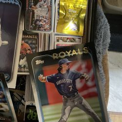 1000 Topps Series 1 Baseball Cards And Pins