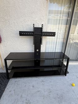 TV MOUNT
