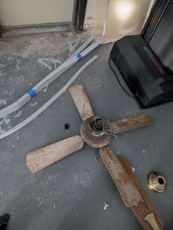 Ceiling Fan with Wood Blades – Disassembled