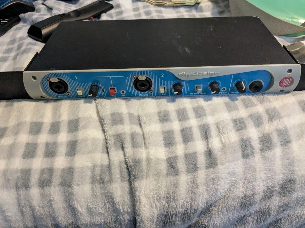 Digidesign 001. Digital Audio Converter.