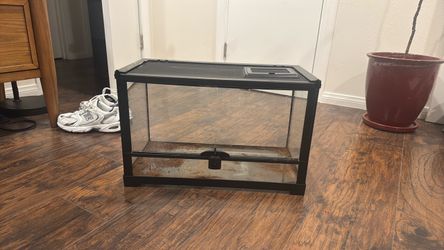 Reptile tank