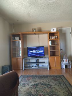 Entertainment center