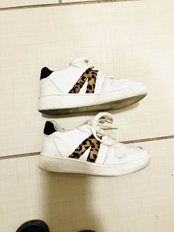 White & Animal Print Size 11