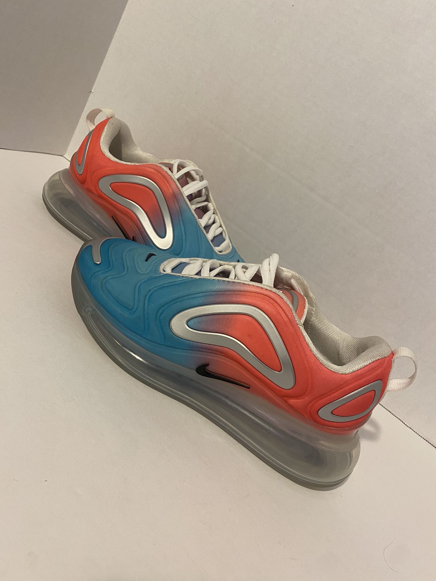Nike Air Max 720 Pink Sea Lava Glow Size 7 Women s for Sale in Mcminnville OR OfferUp
