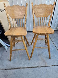 Swivel wooden chair, set