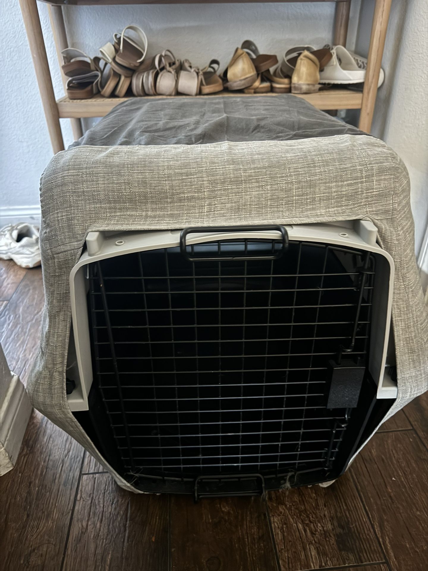 Medium Dog Crate With Cover — $15