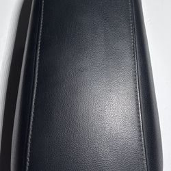 19-20 Ford Fusion Armrest/Center Console Lid Black Leather L0262581AA04ZHE
