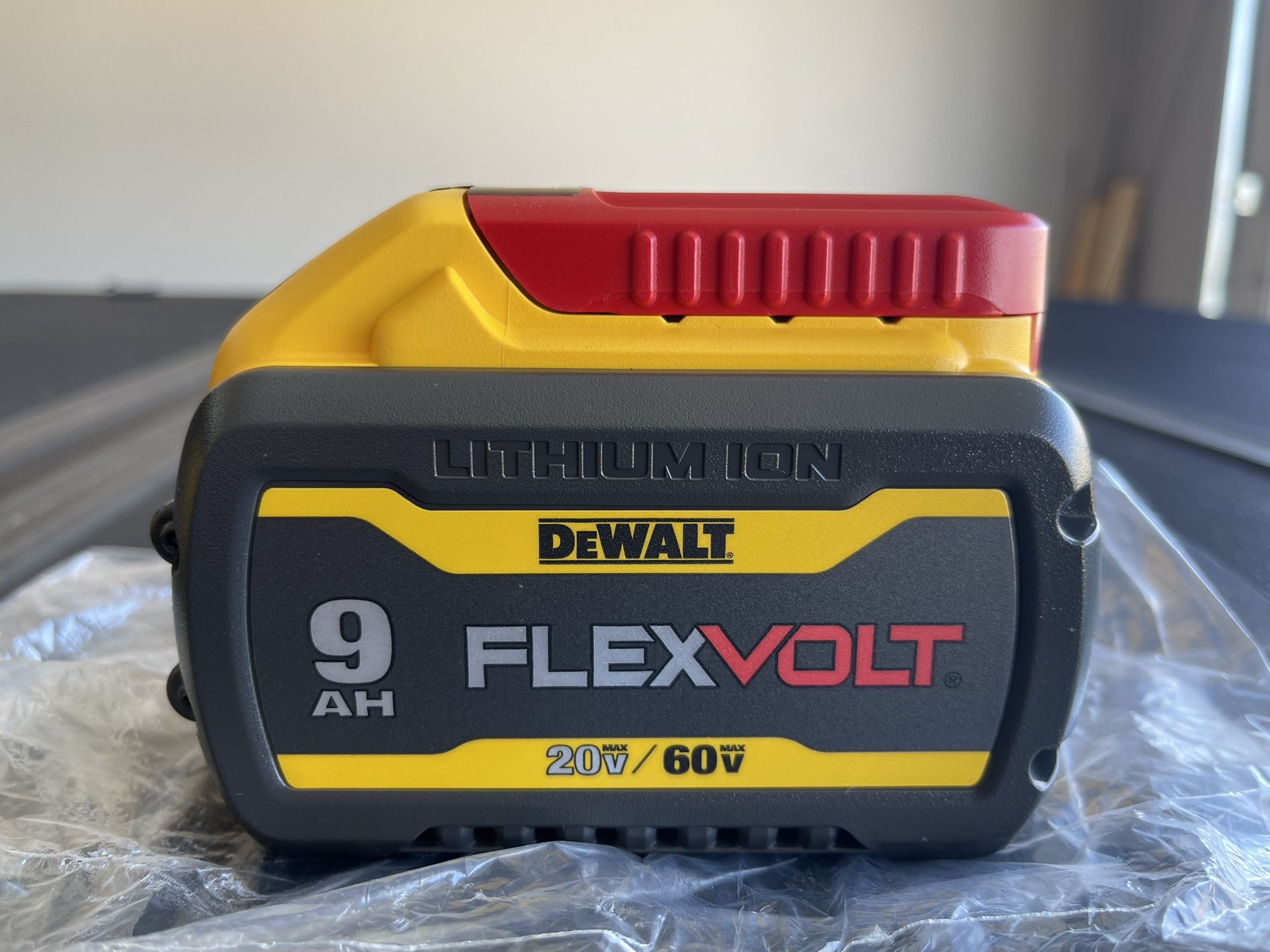 DeWALT FLEXVOLT 20V/60V MAX Lithium-Ion 9.0Ah Battery (NEW)