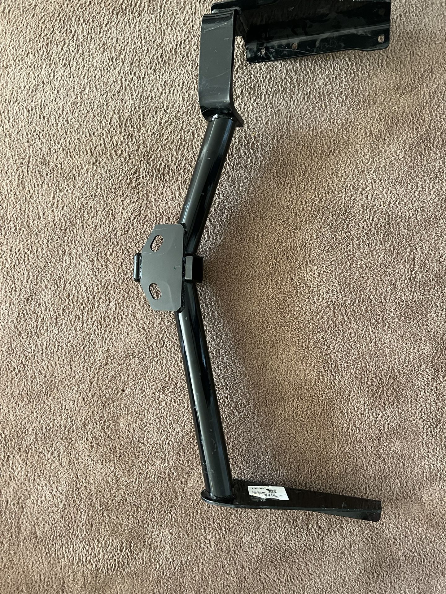 Curt 13530 Hitch Receiver Brand New Screws Included