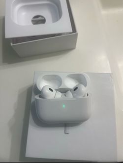 Apple AirPods Pro with Charging Case
