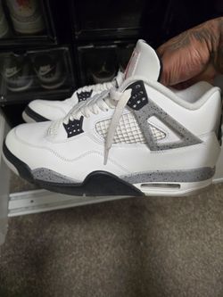 Jordan 4 white cements 10.5