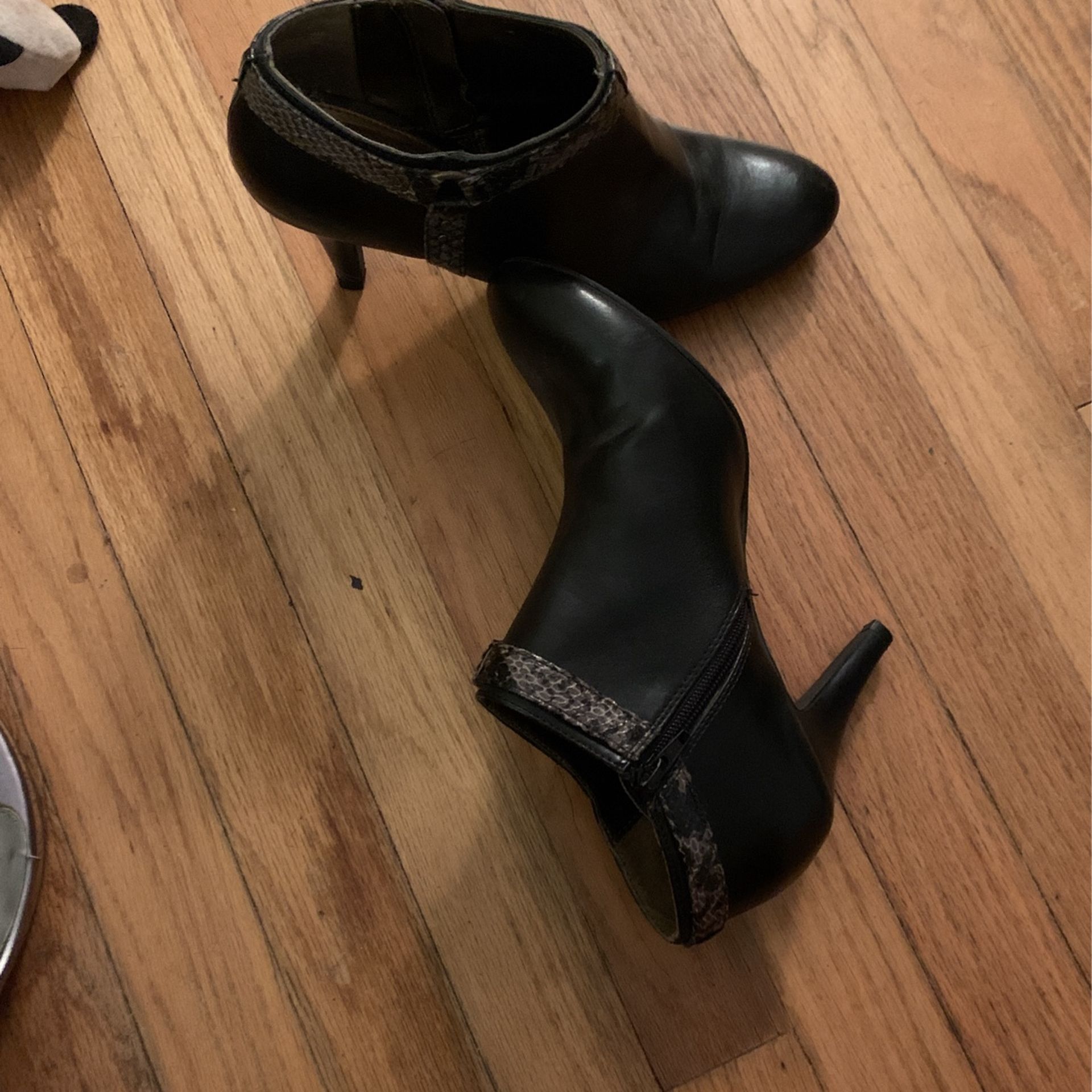 Gloria Vanderbilt Booties. 