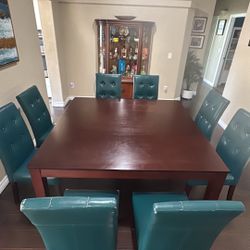 Dining room table 