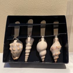Set Of Four Sonoma Brand Butter Knife Spreaders With Seashell-shaped Handles