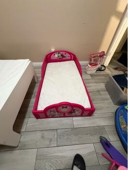 Kids toddle bed with mattress