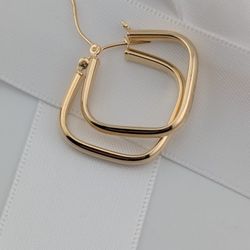 ✨ 14K Yellow Gold Diamond-Shape Hoops ✨