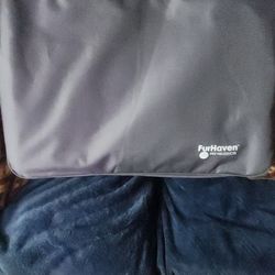 FurHaven Deluxe Pet Barrier And Seat Protector With Carrying Bag