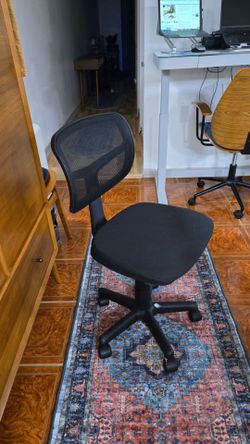 Task chair