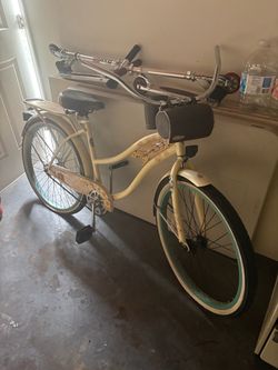 2025 Huffy Panama Jack Beach Cruiser Bike