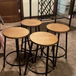 Brown wooden table 4 barstools