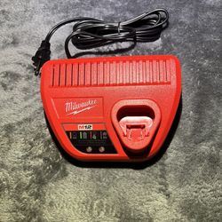 M12 Charger 