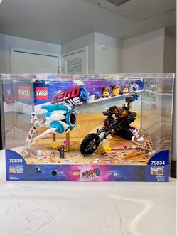 The Lego Movie 2 Store Display Box With Minifigures NEW