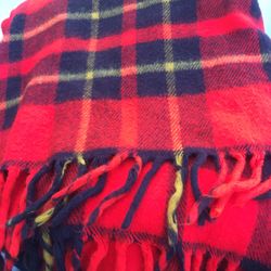 Poncho/ Blanket. Fringe. Zippered 