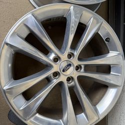 2018 Explorer XLT Set Of 2 Wheels