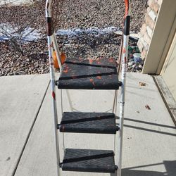step stool - Werner
2' 9"
works good
$10