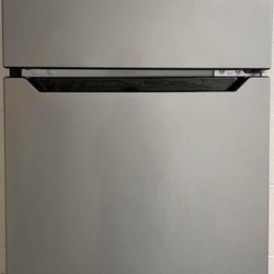 3.3 cu ft Hisense Mini fridge with freezer