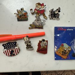 Disney Pins 