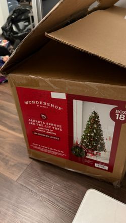 7.5 pre lit christmas tree