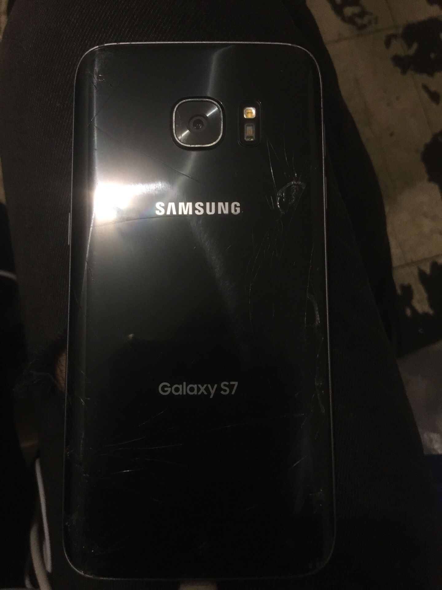 Samsung Galaxy S7 (Price is negotiable)