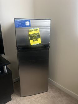 5 Cut Fridge ( Never Used )