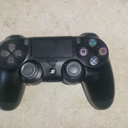 PlayStation 4 Controller 