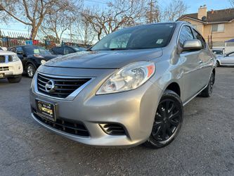 2014 Nissan Versa 1.6 SV